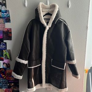 Brand new boohoo fur lined faux leather jacket. Color:black. Size: large